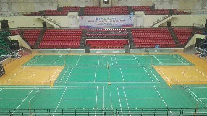 体育馆球场地胶多少钱一平米