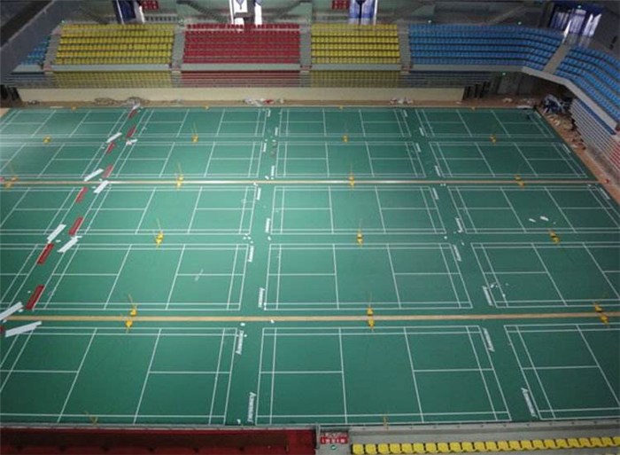 体育馆球场地胶安装